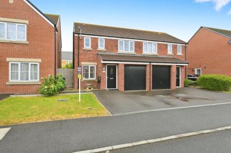 3 bedroom semi-detached house for sale