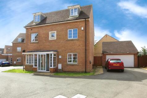 5 bedroom detached house for sale