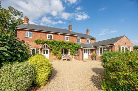 Horning 4 bed detached house for sale