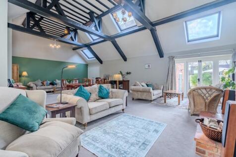 Coltishall 4 bed barn conversion for sale