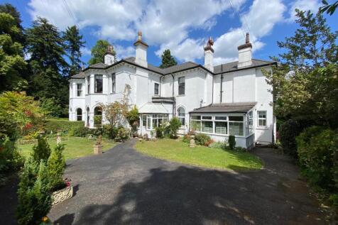 32 St. James Road, Malvern 2 bed apartment for sale