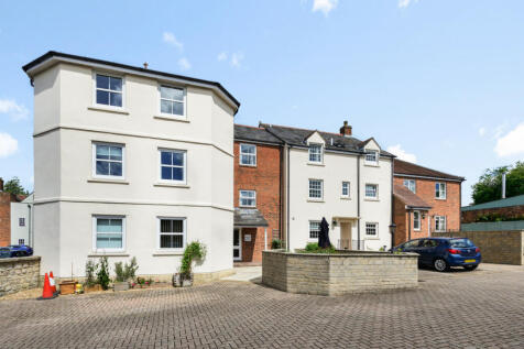 Church Street, Faringdon... 2 bed apartment for sale