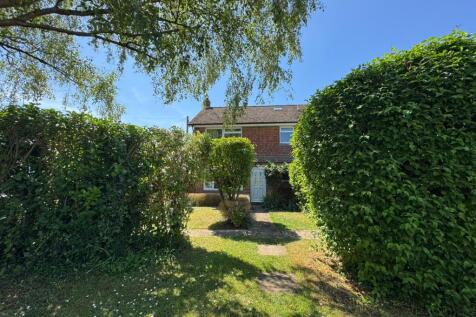 Laggots Close, Hinton Waldrist... 4 bed semi