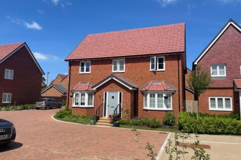 Miles Close, Shrivenham, Oxfordshire... 5 bed detached house for sale