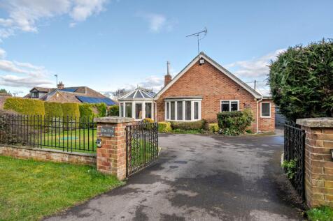Gainfield, Buckland, Faringdon... 3 bed detached house for sale