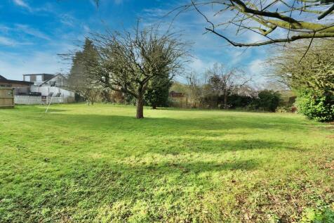 4 bedroom detached bungalow for sale