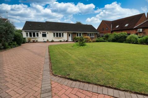 4 bedroom detached bungalow for sale