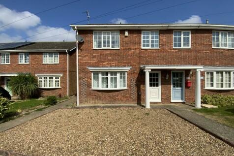 3 bedroom end of terrace house for sale