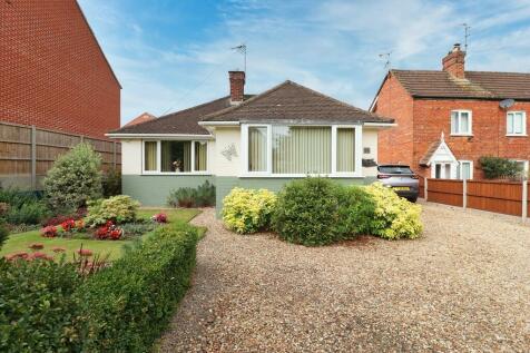 2 bedroom detached bungalow for sale