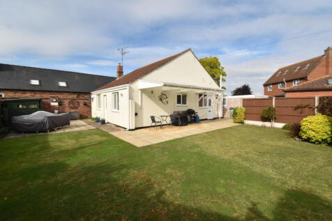 2 bedroom detached bungalow for sale