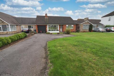 3 bedroom detached bungalow for sale