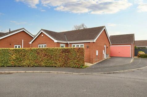 2 bedroom detached bungalow for sale