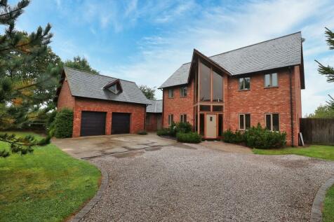 5 bedroom detached house for sale