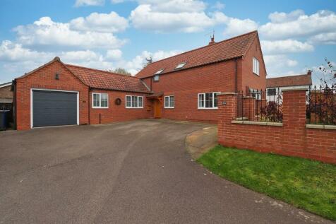 4 bedroom detached house for sale