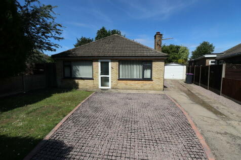 2 bedroom detached bungalow for sale