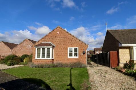 2 bedroom detached bungalow for sale