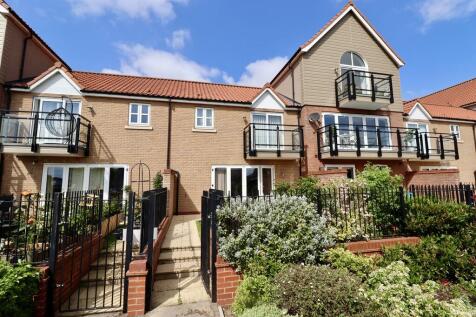 3 bedroom town house for sale