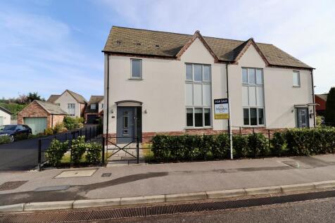3 bedroom semi-detached house for sale