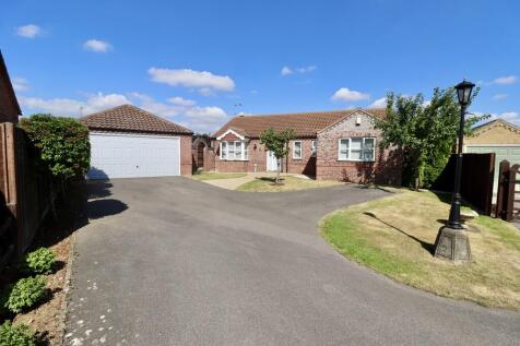 2 bedroom detached bungalow for sale