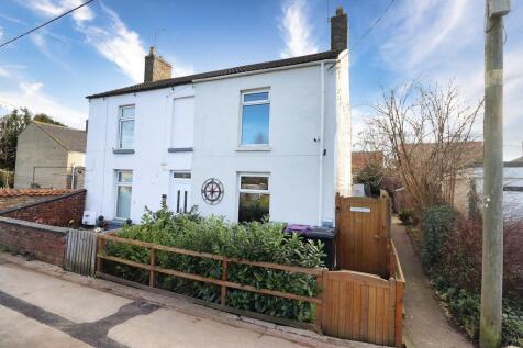 2 bedroom semi-detached house for sale