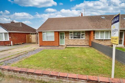 2 bedroom semi-detached bungalow for sale