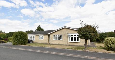 4 bedroom detached bungalow for sale