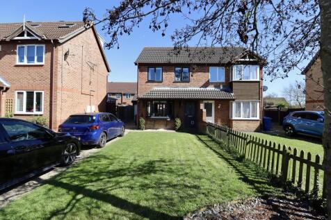 3 bedroom semi-detached house for sale