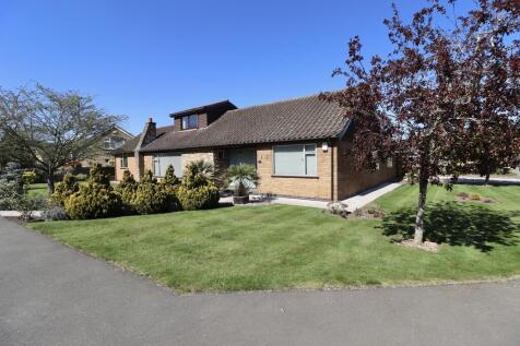 4 bedroom detached bungalow for sale
