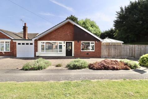 3 bedroom detached bungalow for sale