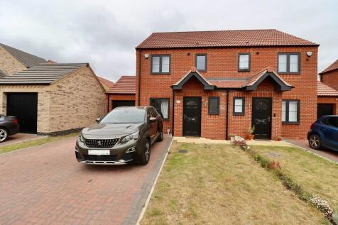 3 bedroom semi-detached house for sale