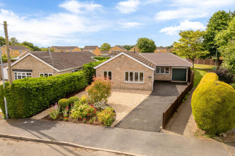 4 bedroom detached bungalow for sale
