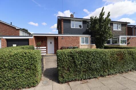 4 bedroom semi-detached house for sale