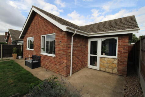 2 bedroom detached bungalow for sale