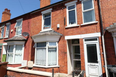 4 bedroom terraced house for sale