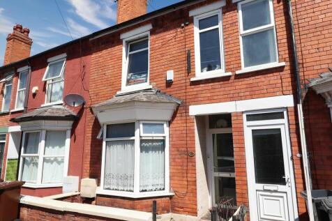 4 bedroom terraced house for sale