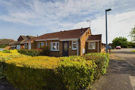 Bracken Road, Driffield, YO25 6UP 2 bed semi