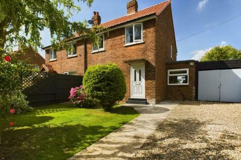 2 bedroom semi-detached house for sale