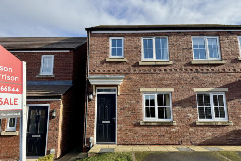 Mulberry Avenue, Beverley, HU17 7SS 2 bed semi