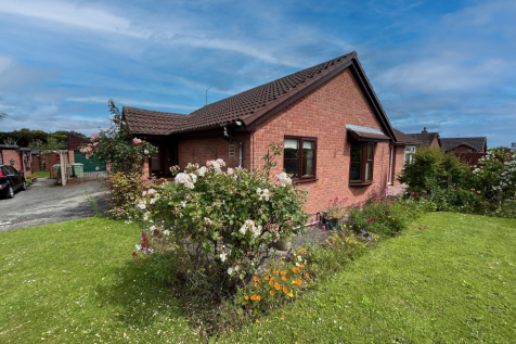 2 bedroom semi-detached bungalow for sale