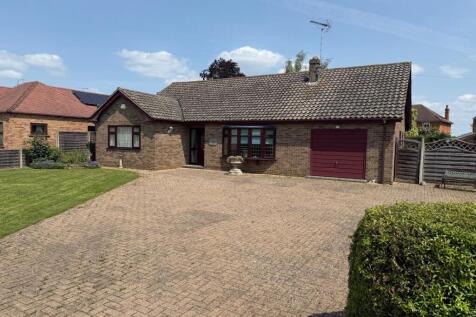 3 bedroom detached bungalow for sale