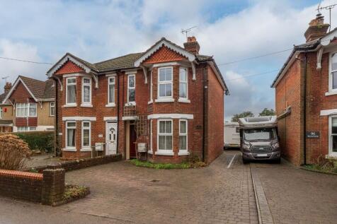 Hamble Lane, Hamble, Southampton... 3 bed semi