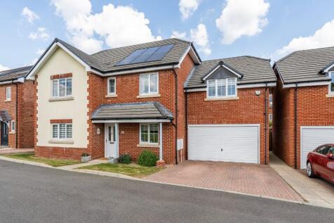 5 bedroom detached house for sale