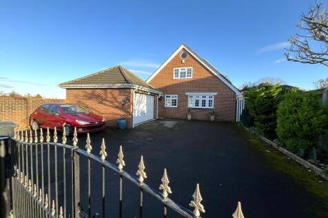 Ladywell Close, Hempsted, Gloucester 3 bed detached house for sale