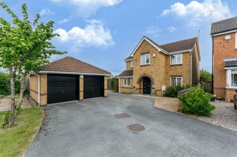 4 bedroom detached house for sale