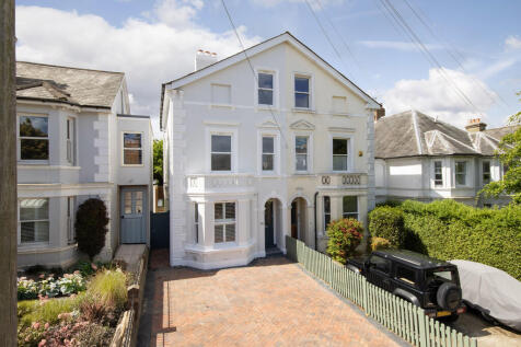 4 bedroom semi-detached house for sale