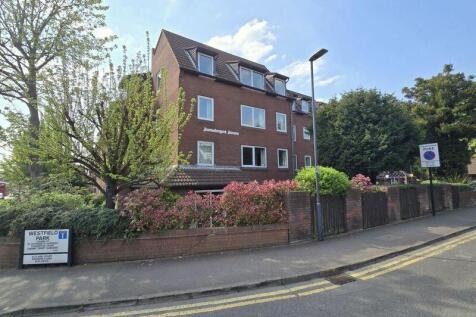 Oakdene Close, Pinner 1 bed apartment for sale
