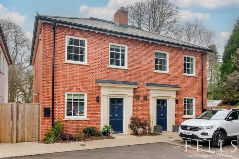 Birch Lane, Fordingbridge SP6 3 bed semi