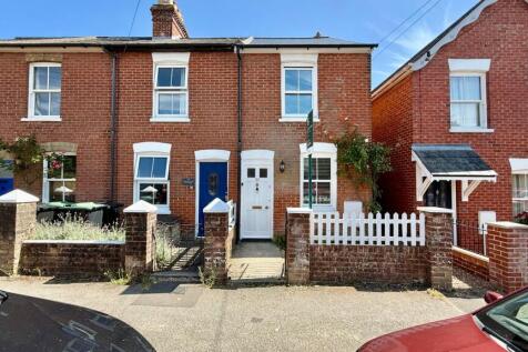 2 bedroom end of terrace house for sale