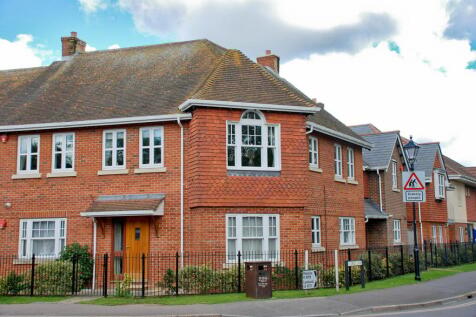 Brookley Road, Brockenhurst, SO42 2 bed flat for sale