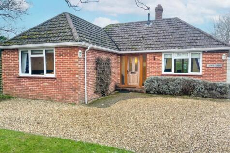 Balmer Lawn Road, Brockenhurst, SO42 3 bed bungalow for sale